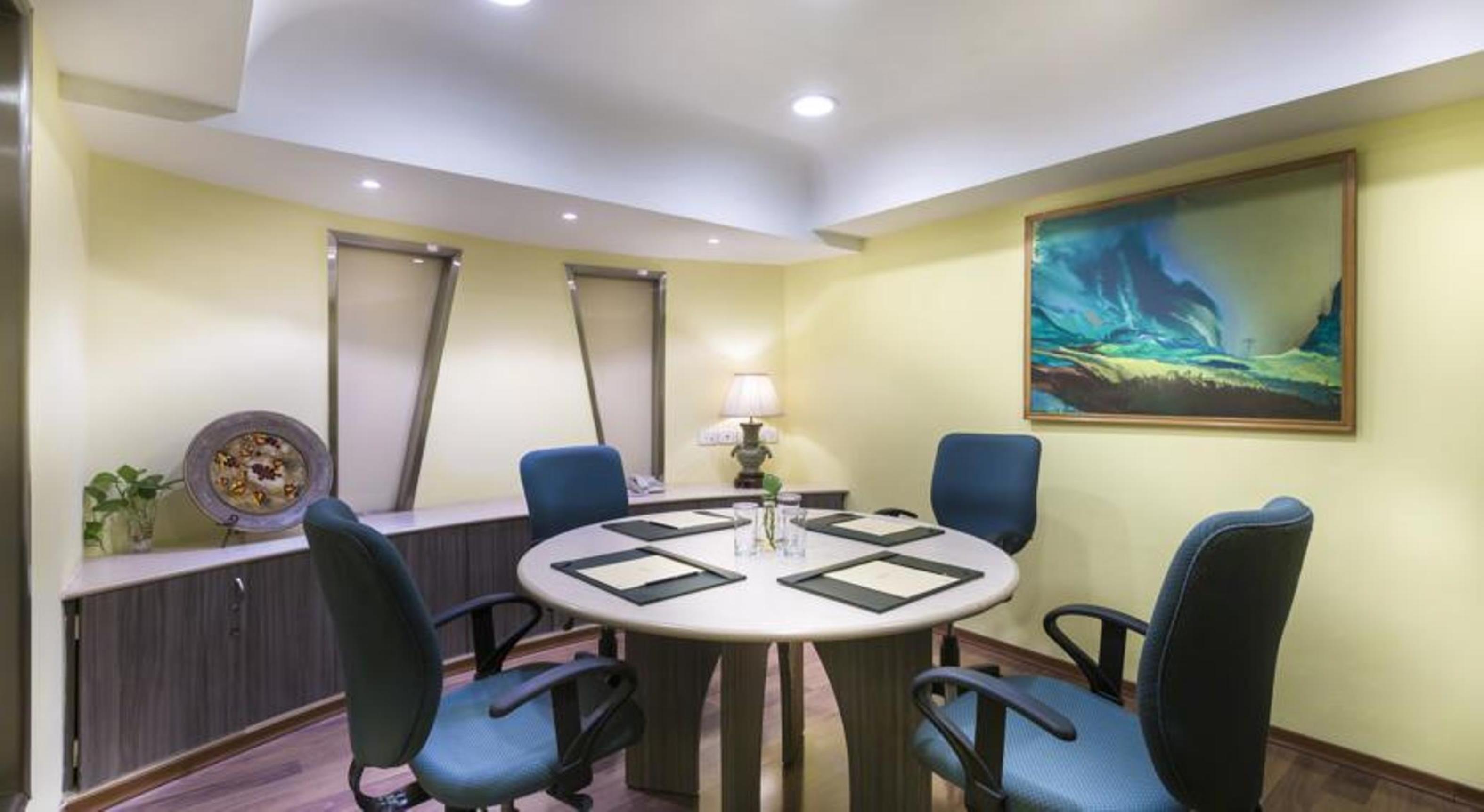 Grand Chennai By Grt Hotels Esterno foto Meeting room at the hotel
