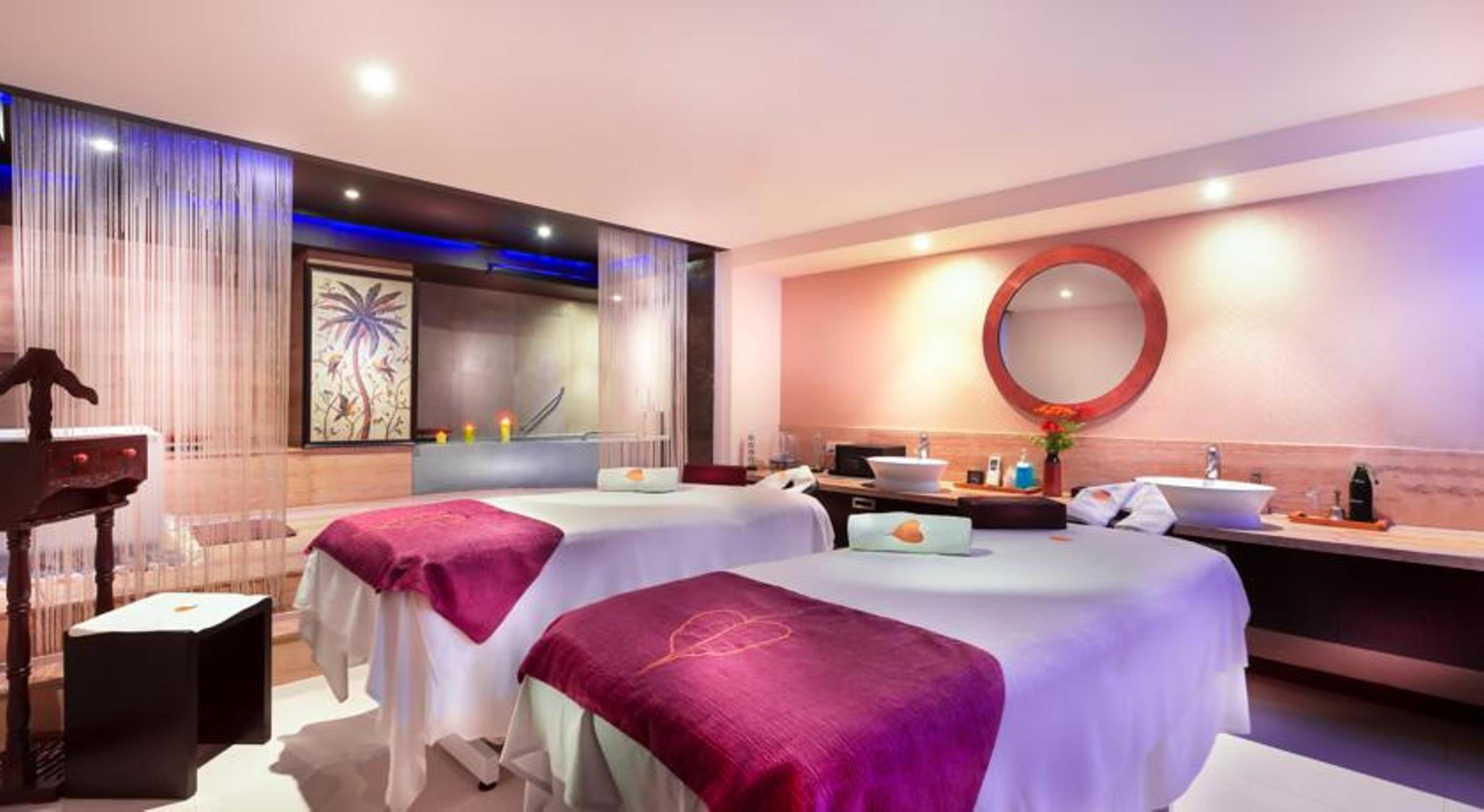 Grand Chennai By Grt Hotels Esterno foto Spa at the Hilton London Heathrow